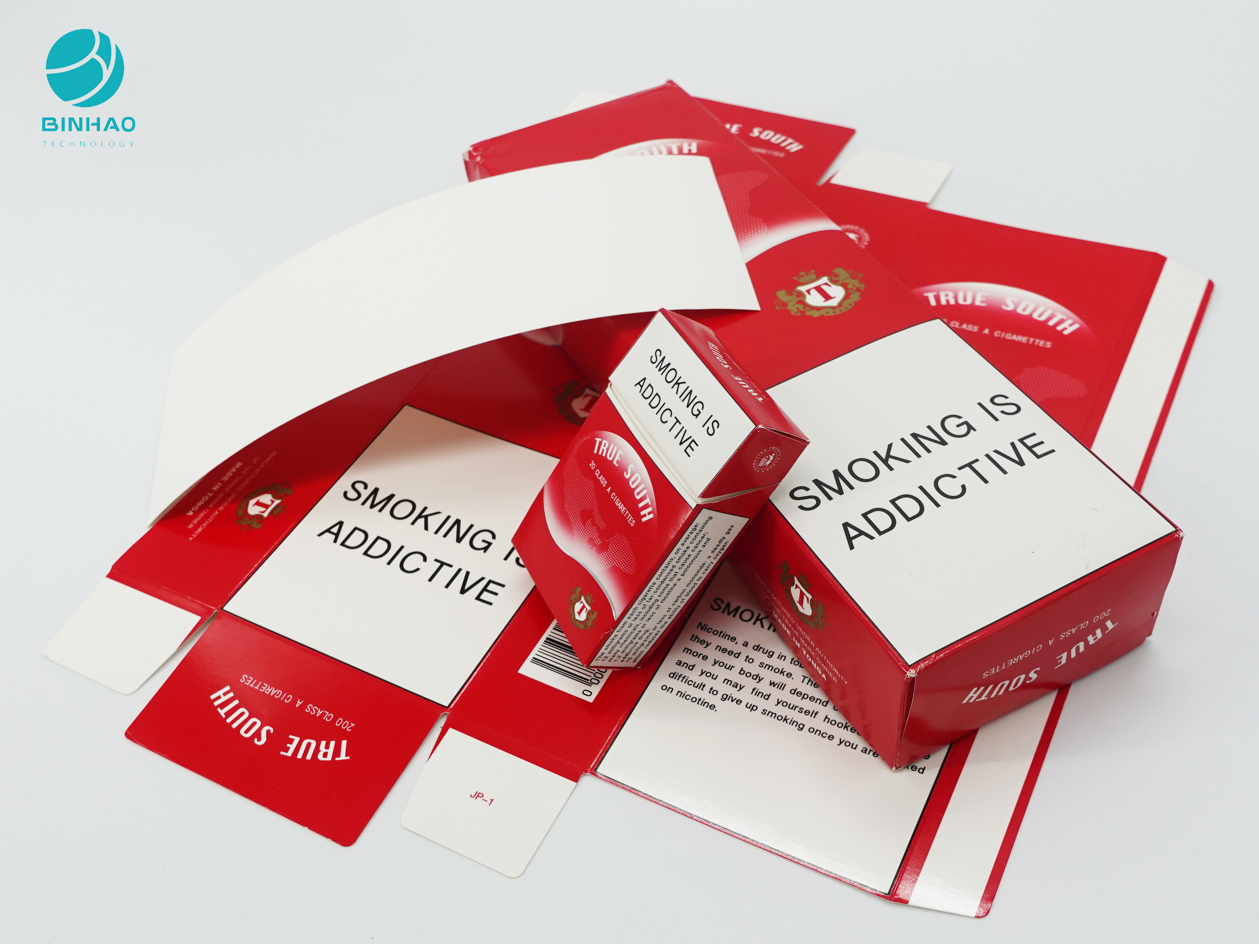 स्मोक्स पैकेज कस्टमाइज्ड प्रिंटिंग और हॉट स्टैम्पिंग के साथ सिगरेट केस पैक करता है
